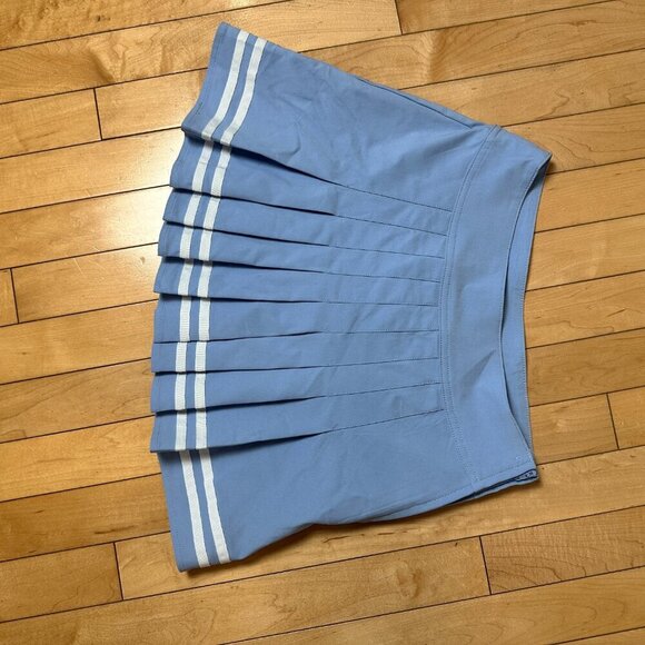 NWT H&M DIVIDED Light Blue Cheer Game Day Tailgate Collegiate Skirt Size 2 - Picture 2 of 8